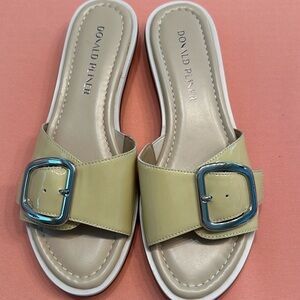 New Donold Pliner Sandals. Size 7.5.